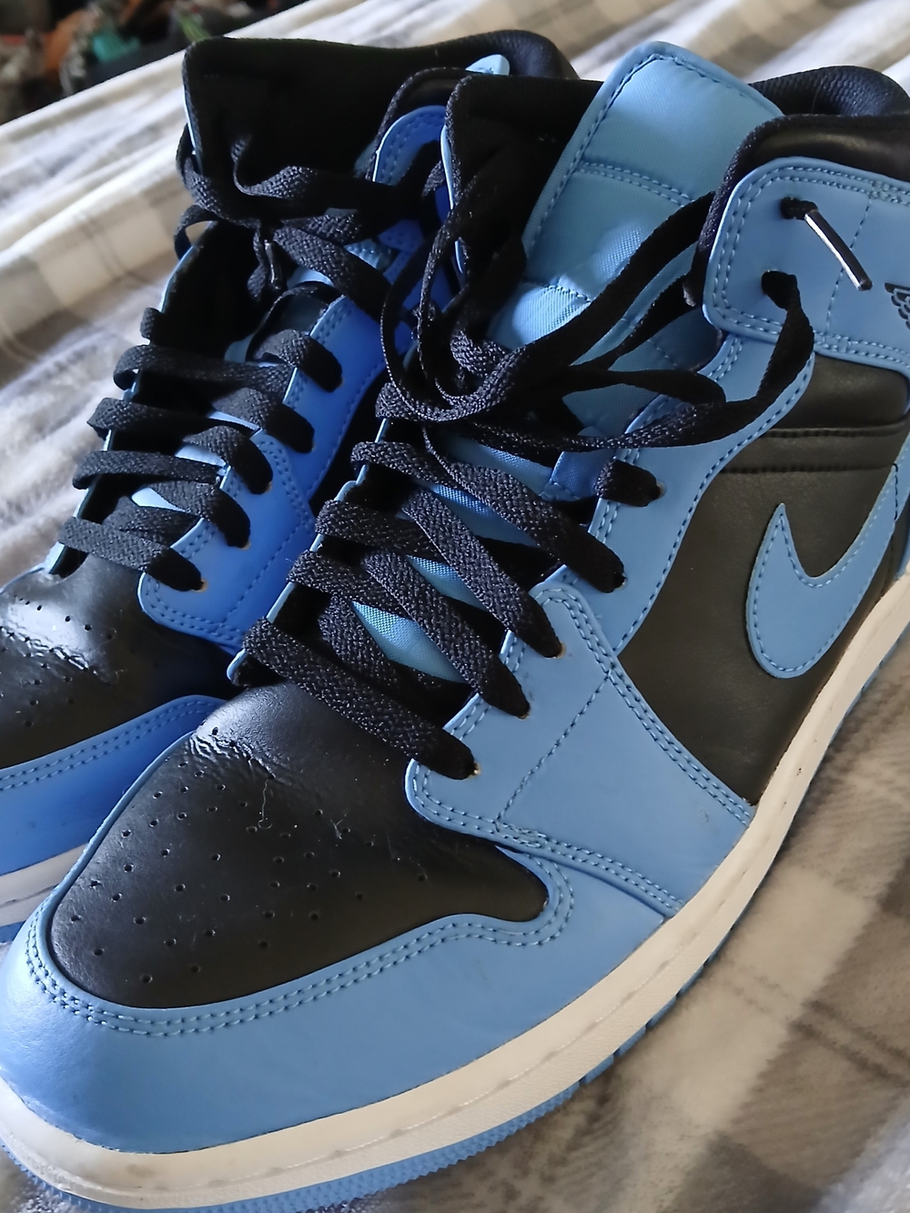 Nike Air Jordan 1 Mid Sneakers  University Blue & Black Colorway, MENS Size 11 - Picture 3 of 8